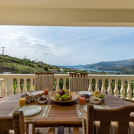 Adelinas' Apartment Argostoli  Eksteriør billede