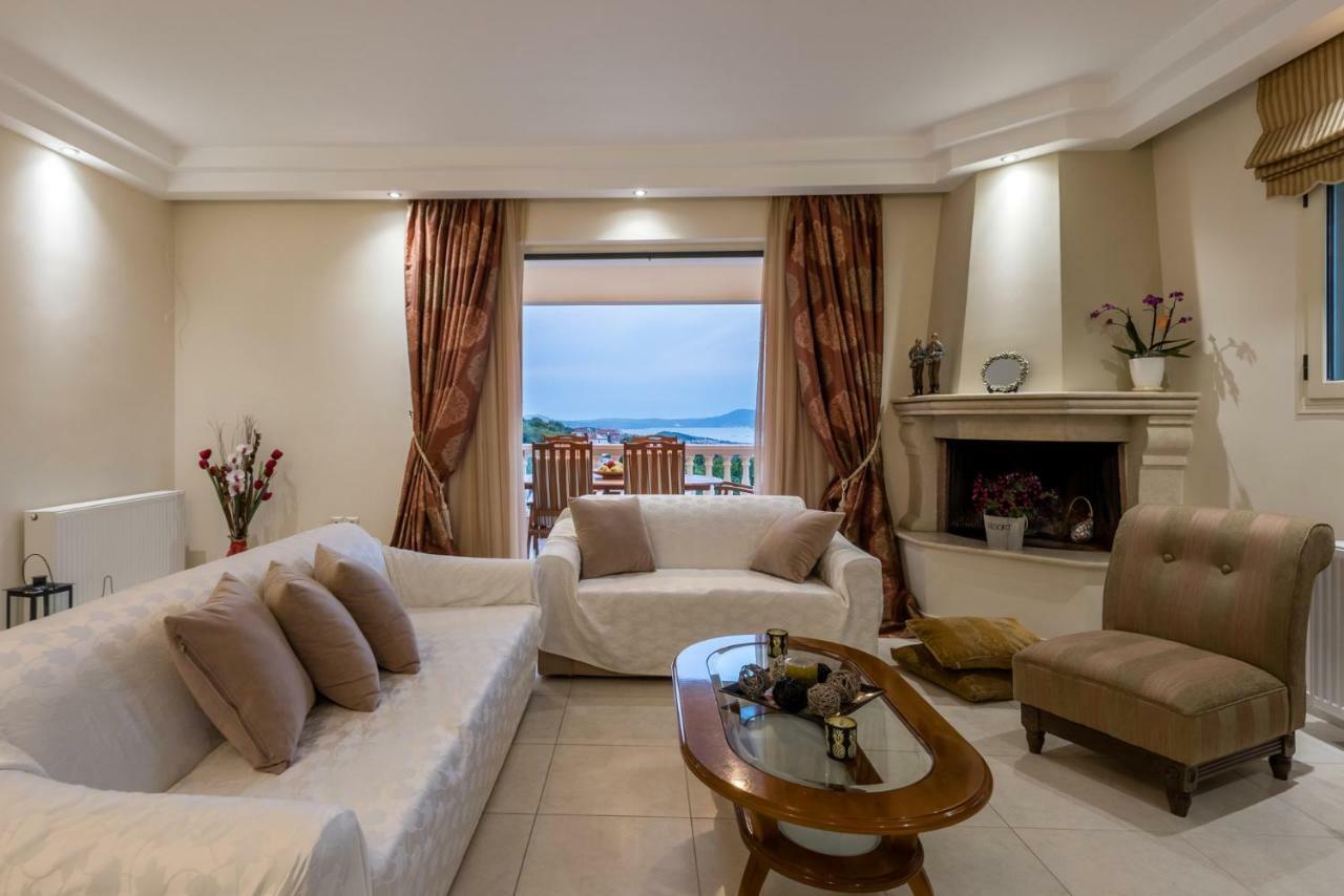 Adelinas' Apartment Argostoli  Eksteriør billede